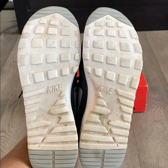 Too small - Picture 5 of 5